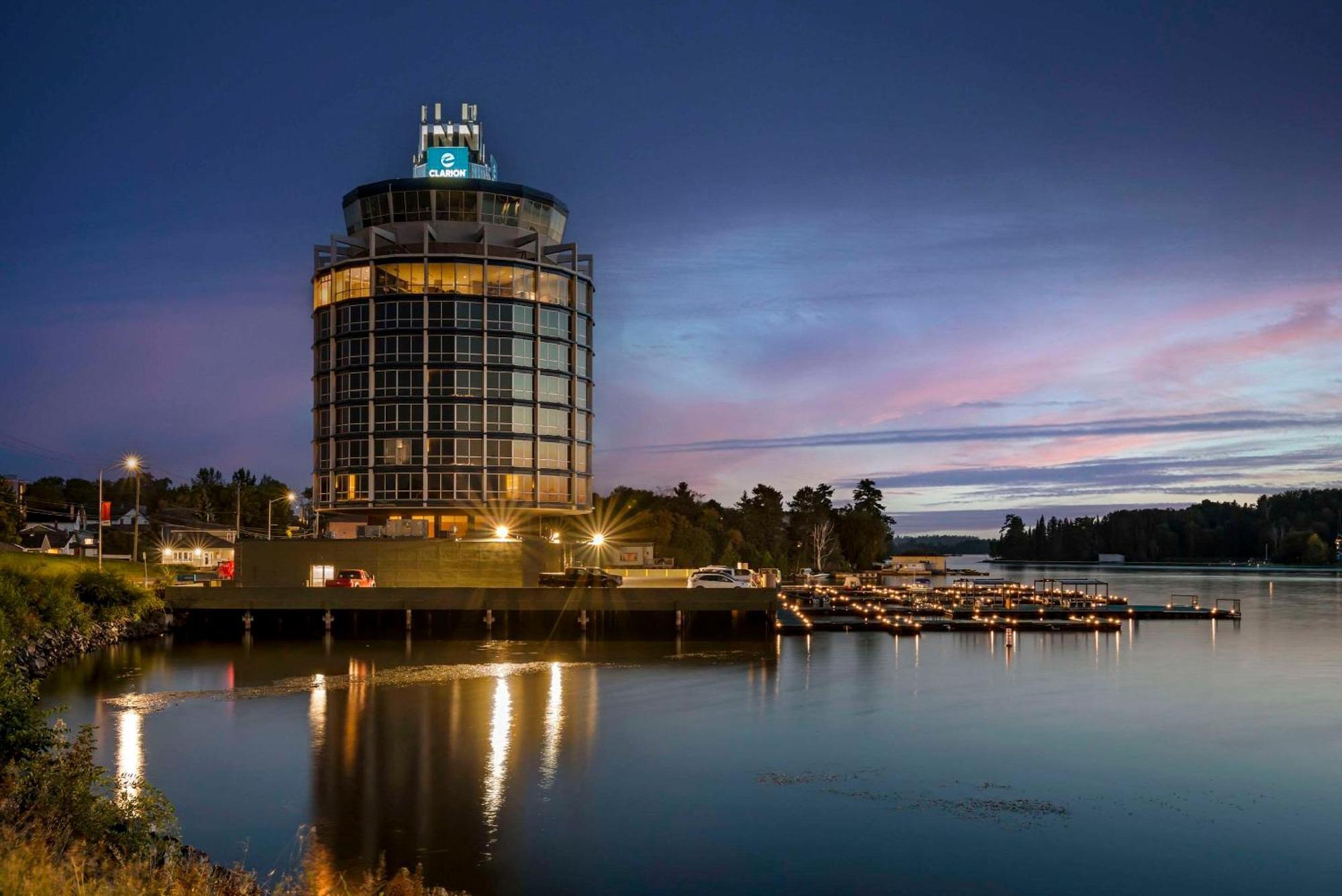 Clarion Lakeside Inn & Conference Centre Кенора Экстерьер фото